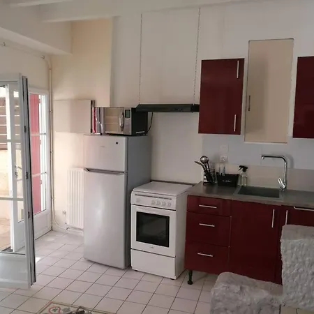 Holiday home Jolie Maison De Ville Avec Terrasse Ombragee *