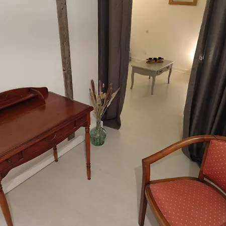 Holiday home Jolie Maison De Ville Avec Terrasse Ombragee *